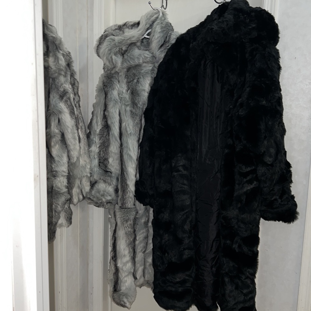 Black faux fur coat - Picture 12 of 12